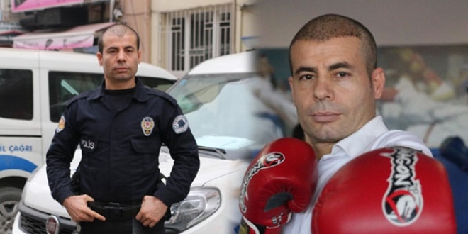 Gündüz asayişi sağlıyor, akşam wushu yapıyor