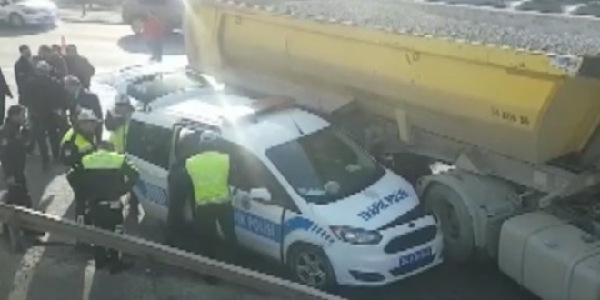 Hafriyat kamyonunun çarptığı polis şehit oldu