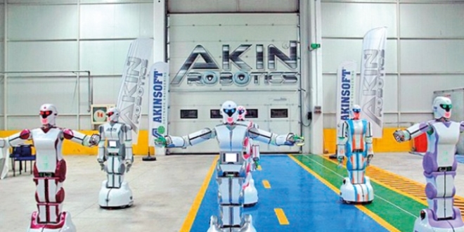 Konya'da üretilen robot: Mini Ada, İstanbul Havalimanı'nda görevde