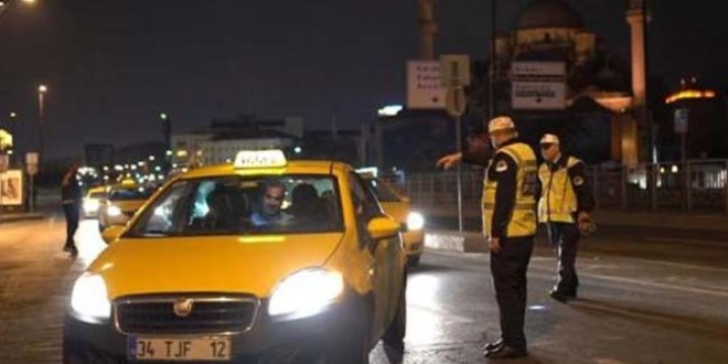 stanbul'da denetim, 65 taksi trafikten men edildi