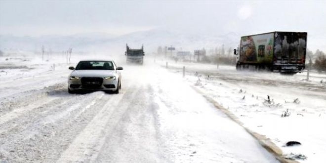 Afyonkarahisar-Antalya karayolu trafi�e kapand�