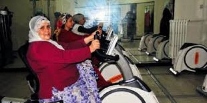 Köy kadınları sporla obeziteden korundu
