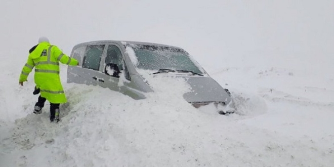 Erzincan-Sivas kara yolu ulaşıma kapandı