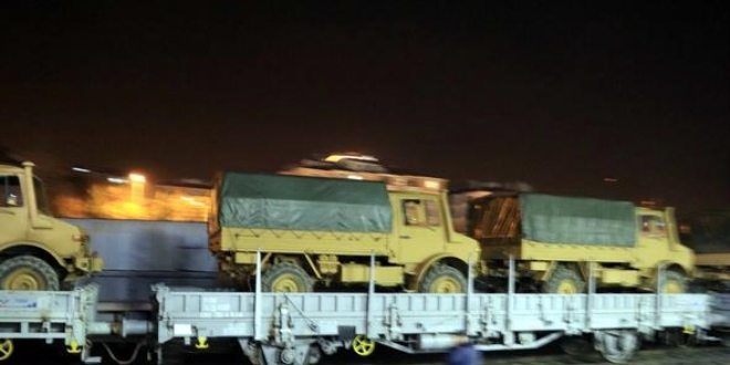 Suriye sınırına askeri sevkiyat: Askeri araçlar Kilis'e ulaştı