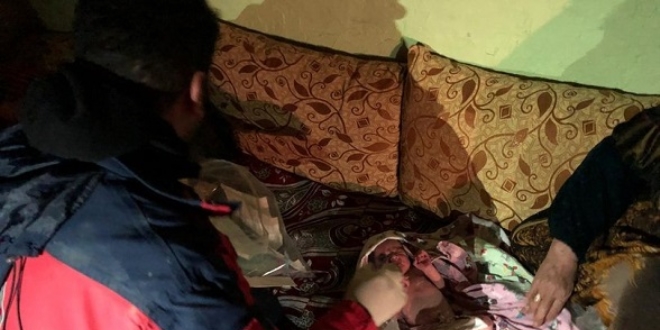 Köyde doğum yapan anne ve bebeği için UMKE'den 12 saatlik operasyon