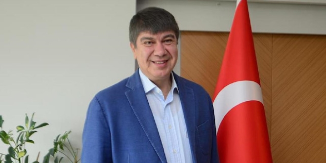 Menderes Türel'den 'fotoşop' göndermesi