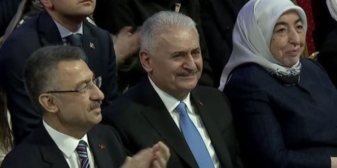 Binali Yıldırım gözyaşlarını tutamadı