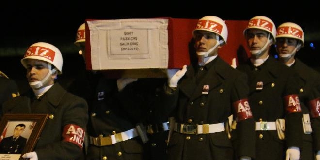 Hakkari şehidi memleketi Giresun'a getirildi