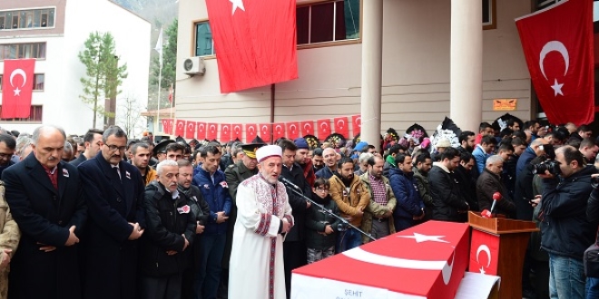 Çığda şehit düşen Dinç son yolculuğuna uğurlandı