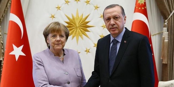 Erdoğan ve Merkel arasında kritik görüşme