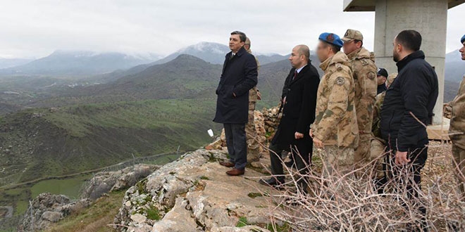 Vali Şahin'den üs bölgesindeki askerlere ziyaret