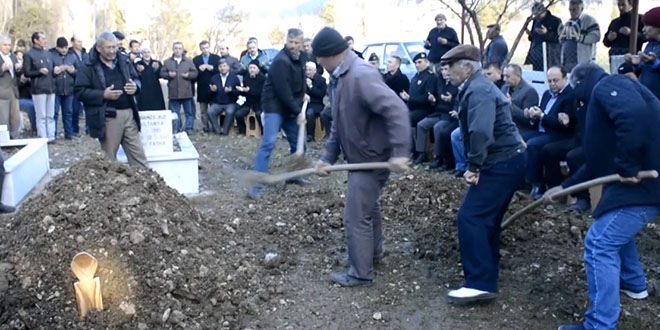 Şehit babası trafik kazasında hayatını kaybetti