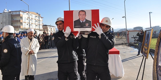 Irmakta boğulan polis memuru için tören düzenlendi