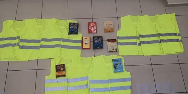 DEAŞ şüphelilerinin kullandığı binada sarı yelek bulundu