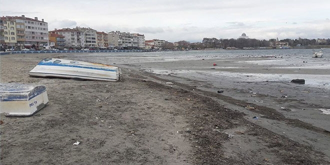 Marmaraere�lisinde deniz 20 metre �ekildi