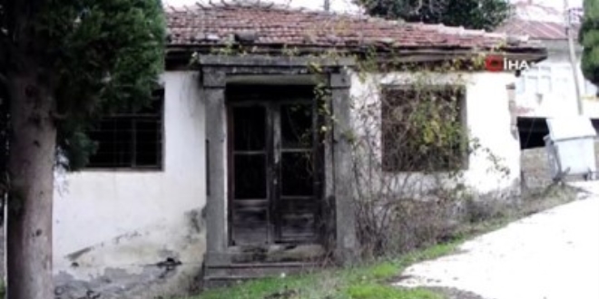 Tarihi okul çürümeye terk edildi