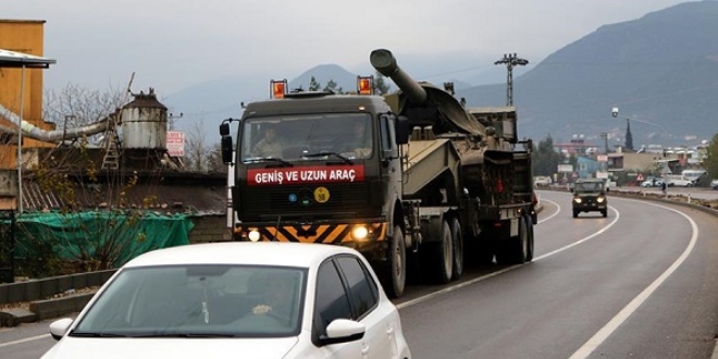 Hatay'dan Gaziantep'e obüs sevkiyatı yapıldı