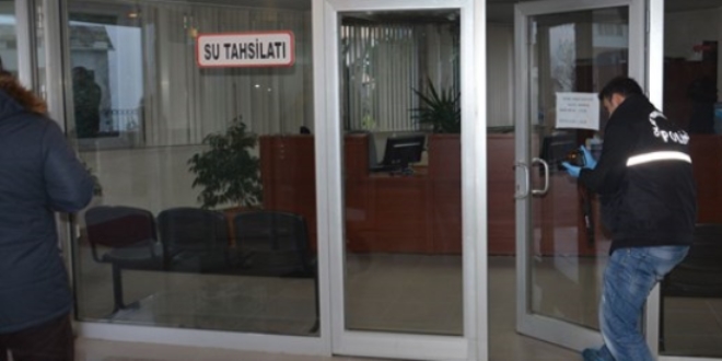 Belediye binas�nda h�rs�zl�k iddias�