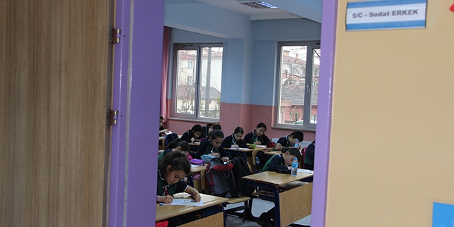 ��renciler ��retmensiz s�nav oldu