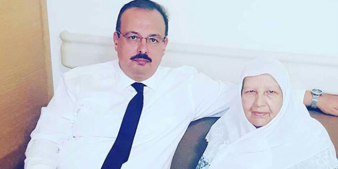 Vali Canbolat'tan annesi i�in duygusal payla��m