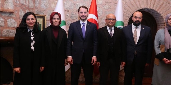 Bakan Albayrak'tan Yeşilay'a ziyaret