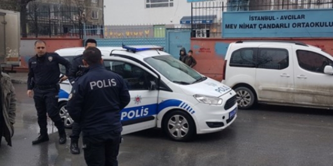 Ortaokulda bıçaklı kavga: 1 öğrenci ağır yaralı