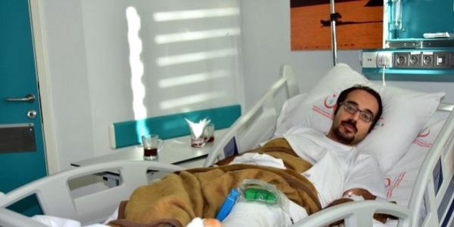 Hastane asansörü çakıldı, doktorun bacağı kırıldı