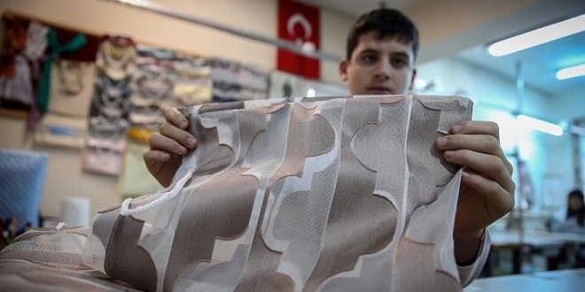 Ücretli poşet engellilerin ürettiği bez çantalara talebi artırdı