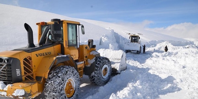 Sivas'ta 218 köye ulaşım sağlanamıyor