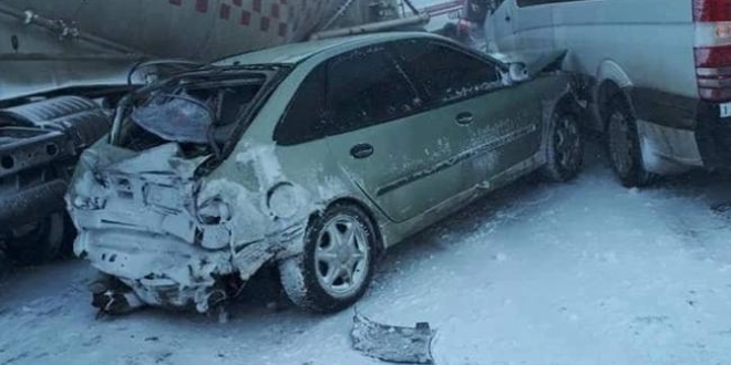 Erzurum'da 20 araç birbirine girdi: Ölü ve yaralılar var