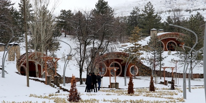 Yeni 'Hobbit evleri' ay sonunda hizmete giriyor