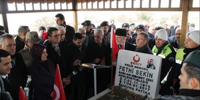 Şehit Fethi Sekin kabri başında anıldı