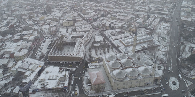 Edirne'de kar etkisini artırdı