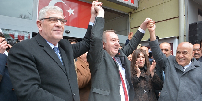 MHP'den ihraç edilen başkan İYİ Parti'ye geçti