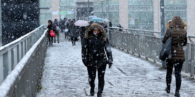 stanbul'da kar ya etkili oluyor