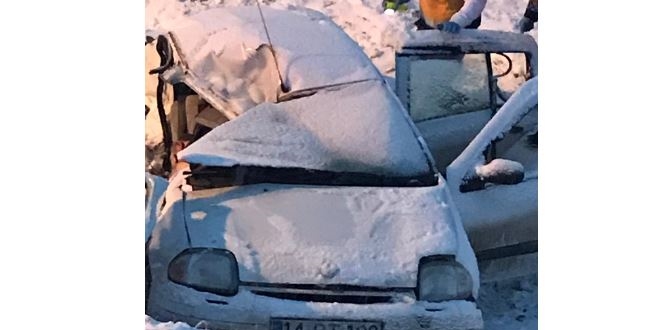 Eskişehir'de kamyon ile otomobilin çarpışması sonucu 3 kişi öldü