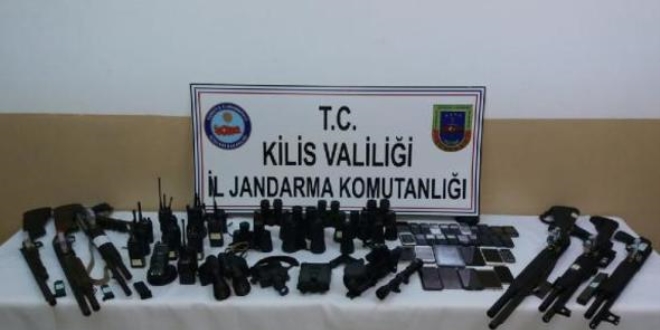 1'i kamu grevlisi, 6 kii kaaklktan tutukland