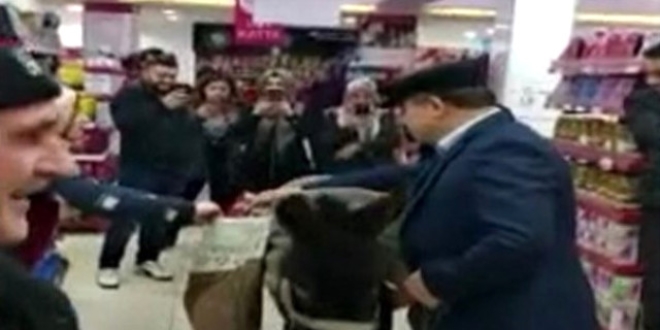 Markette eşekli protestoya 4 bin lira ceza