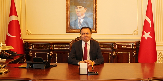 Öğrencilerden Vali Çakır'a gülümseten kar tatili twitleri