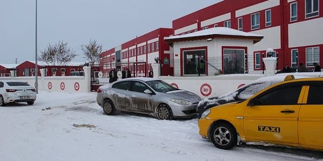 Öğretmenini silahla vuran lise öğrencisi tutuklandı