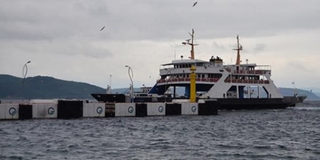 Kuzey Ege'de feribot seferlerine fırtına engeli