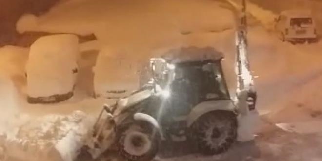 Tunceli-Erzincan karayolu çığ nedeniyle ulaşıma kapandı