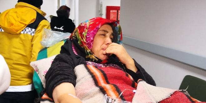 Kardan yolları kapanan köyde kar paletli ambulansta doğum