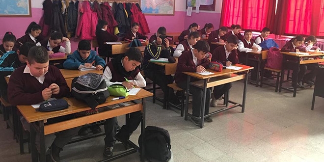 Öğrenciler gözetmensiz sınavda ter döktü