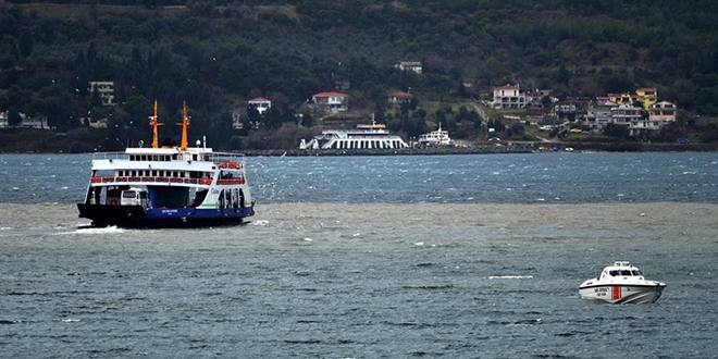 Çanakkale Boğazı'nın rengi değişti