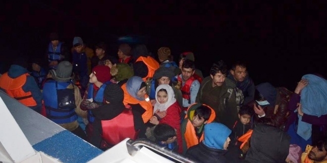 İzmir'de 35 düzensiz göçmen yakalandı