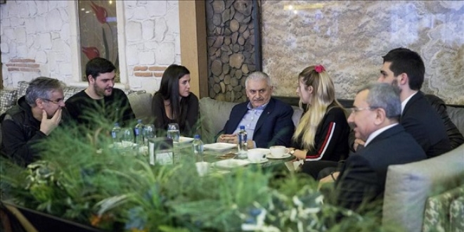 Binali Yıldırım İstanbul'da çeşitli ziyaretlerde bulundu