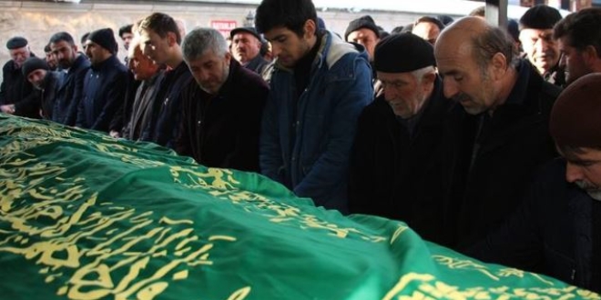 Doktor, dakikalarca kalp masaj yapt ama kurtaramad