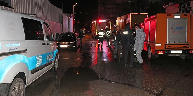 Atık sıvıdan yayılan koku ekipleri harekete geçirdi