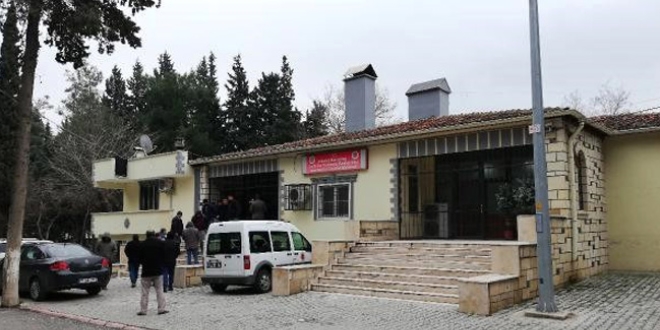 Kamyona çarpan elektrikli bisikletteki 2 kuzen öldü